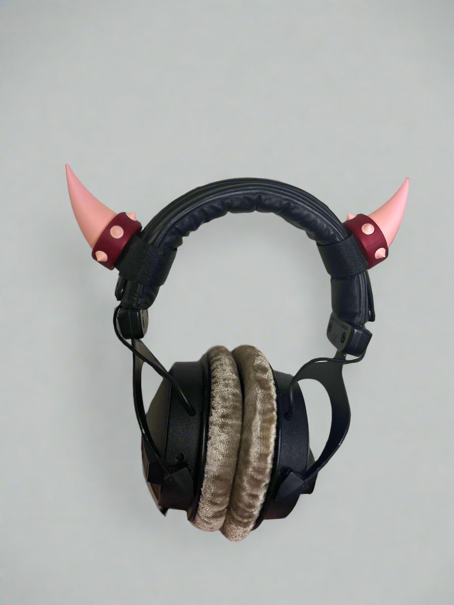 Spiny Headset Boss Horn Set with Adjustable Strap
