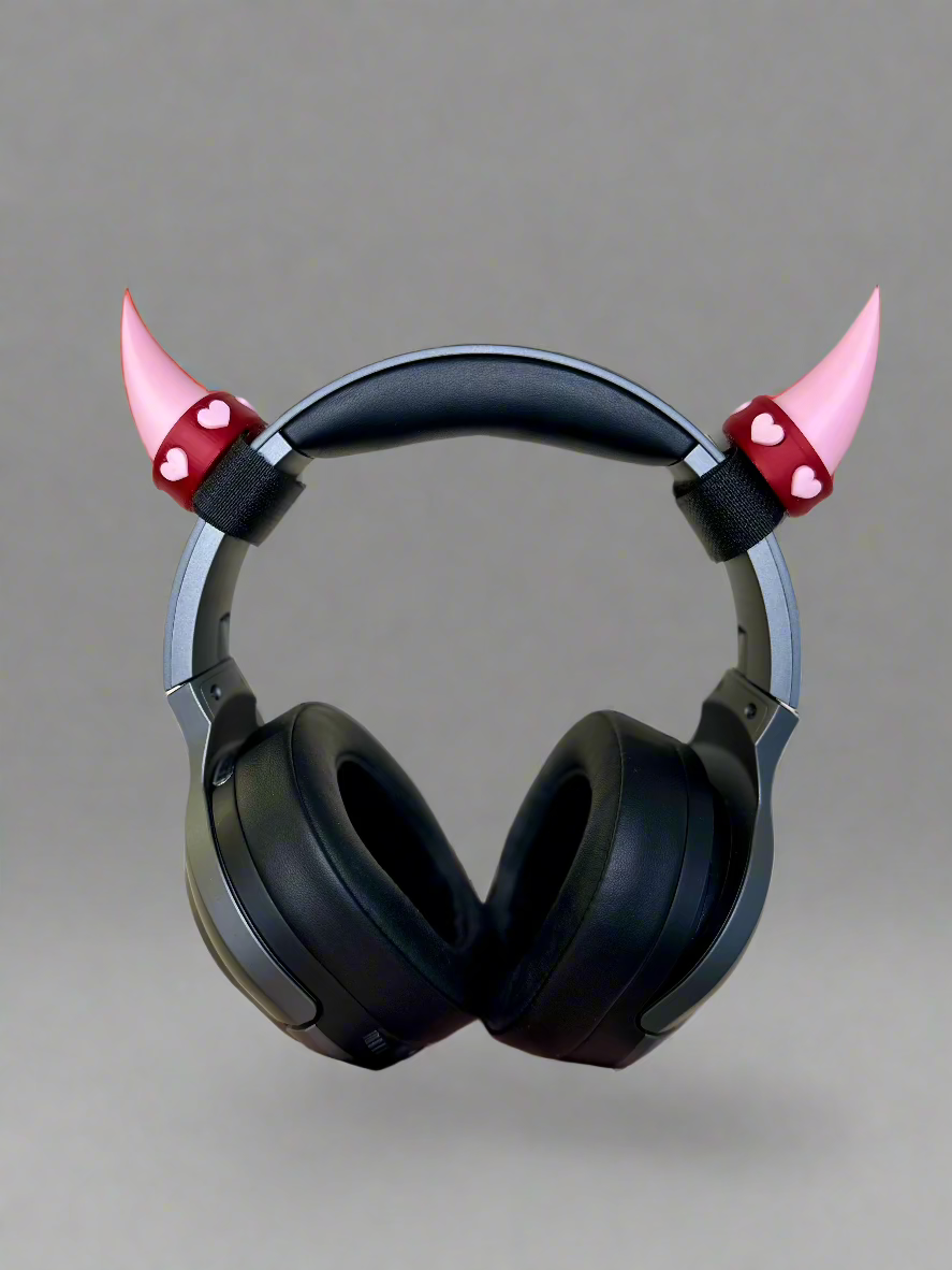 Hearts Headset Boss Horn Set with Adjustable Strap